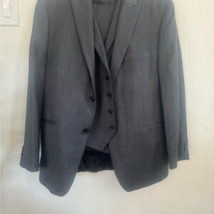Alfani Men's Gray Three-Piece Suit - Tailored Vest & Jacket